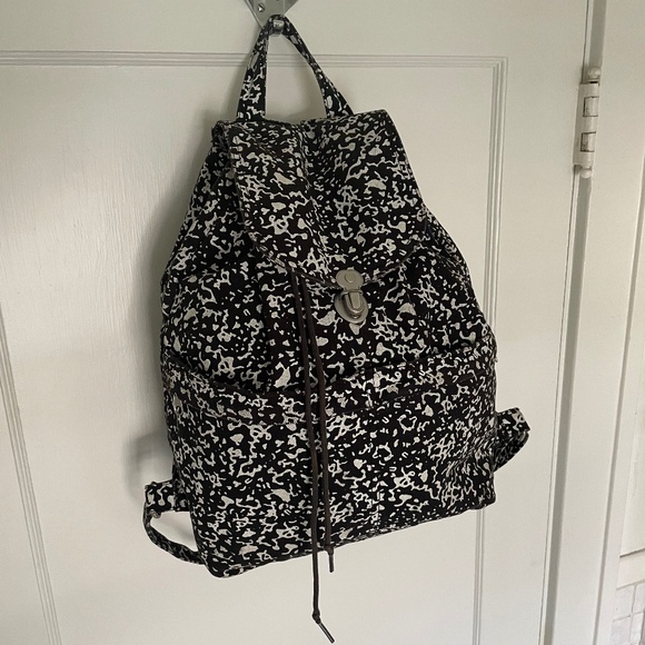 Baggu drawstring backpack in Static print - Picture 2 of 14